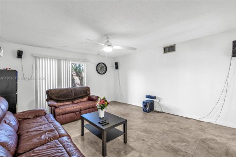 Condominio en venta en Coral Springs, Florida, 2 dormitorios, 95.69 m2 № 2153120 - foto 8