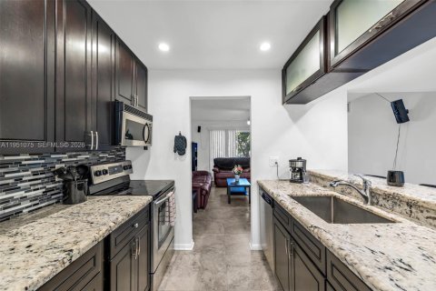 Condominio en venta en Coral Springs, Florida, 2 dormitorios, 95.69 m2 № 2153120 - foto 3