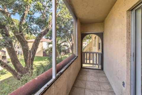 Condominio en venta en Coral Springs, Florida, 2 dormitorios, 95.69 m2 № 2153120 - foto 11