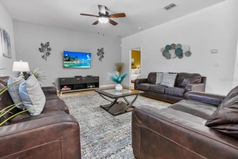 Villa ou maison à louer à Davenport, Floride: 5 chambres, 264.03 m2 № 1913646 - photo 4