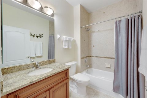 Condo in Cape Coral, Florida, 2 bedrooms  № 1546145 - photo 24