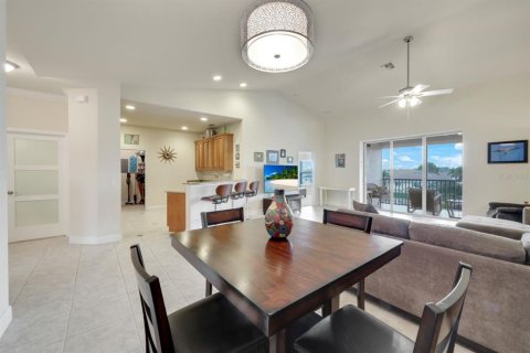 Condo in Cape Coral, Florida, 2 bedrooms  № 1546145 - photo 22
