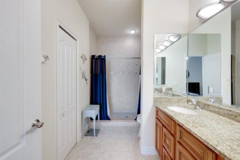 Condo in Cape Coral, Florida, 2 bedrooms  № 1546145 - photo 27