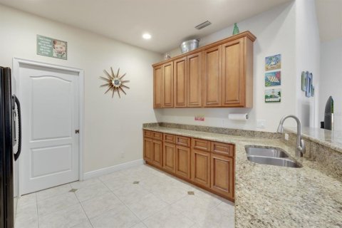 Condo in Cape Coral, Florida, 2 bedrooms  № 1546145 - photo 16