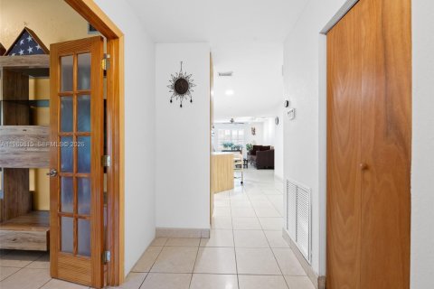 Villa ou maison à vendre à Cooper City, Floride: 3 chambres, 212.56 m2 № 2024602 - photo 3