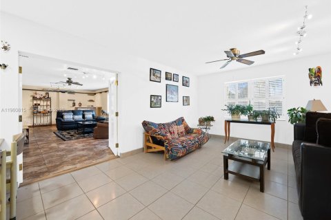 Villa ou maison à vendre à Cooper City, Floride: 3 chambres, 212.56 m2 № 2024602 - photo 12