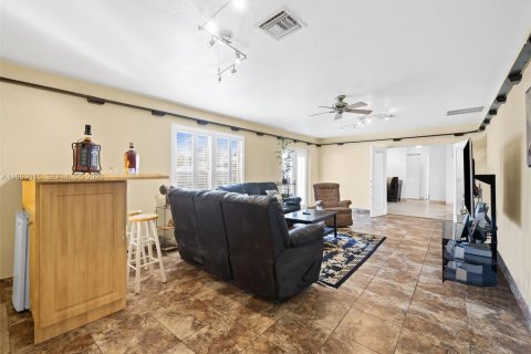 Villa ou maison à vendre à Cooper City, Floride: 3 chambres, 212.56 m2 № 2024602 - photo 15