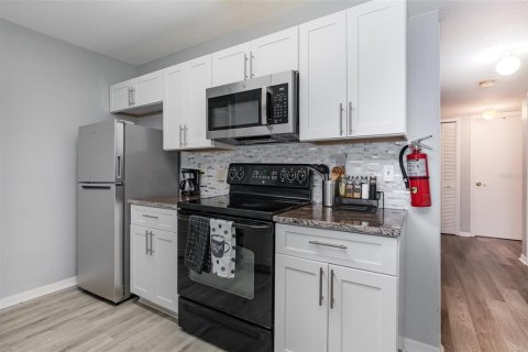 Copropriété à louer à Kissimmee, Floride: 3 chambres, 126.07 m2 № 2136959 - photo 13