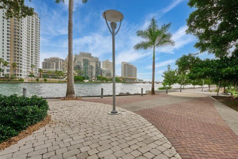 Copropriété à louer à Miami, Floride: 1 chambre, 68 m2 № 2188272 - photo 11