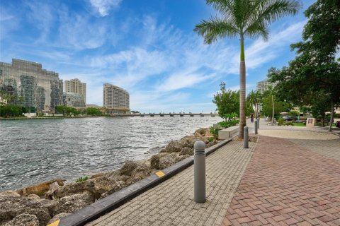 Copropriété à louer à Miami, Floride: 1 chambre, 68 m2 № 2188272 - photo 12