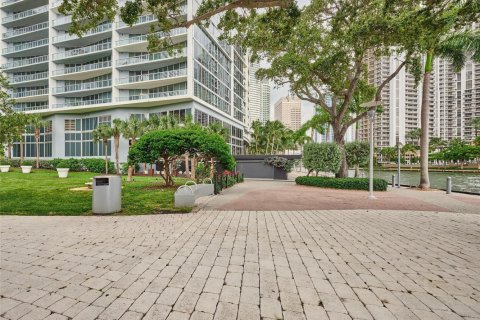 Copropriété à louer à Miami, Floride: 1 chambre, 68 m2 № 2188272 - photo 9