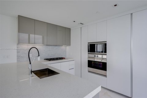Copropriété à louer à Miami, Floride: 3 chambres, 307.97 m2 № 1874794 - photo 13