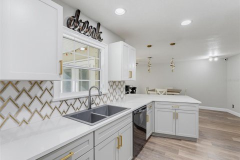 Villa ou maison à vendre à Clearwater, Floride: 3 chambres, 165.37 m2 № 2399398 - photo 13