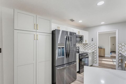 Villa ou maison à vendre à Clearwater, Floride: 3 chambres, 165.37 m2 № 2399398 - photo 15