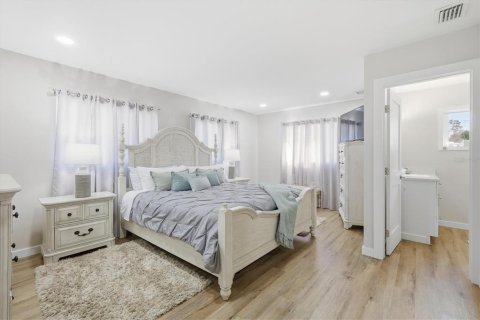 House in Sarasota, Florida 3 bedrooms, 186.92 sq.m. № 2234182 - photo 16