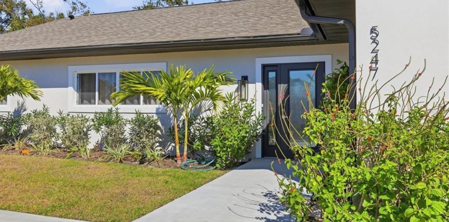 House in Sarasota, Florida 3 bedrooms, 186.92 sq.m. № 2234182