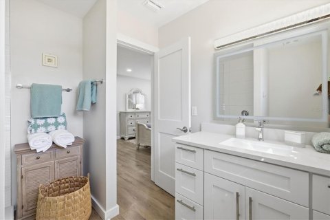 House in Sarasota, Florida 3 bedrooms, 186.92 sq.m. № 2234182 - photo 21