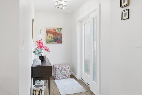 House in Sarasota, Florida 3 bedrooms, 186.92 sq.m. № 2234182 - photo 14