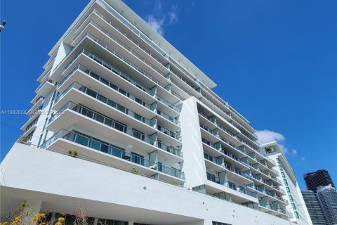 Studio in the Condo in Miami, Florida  № 2052956