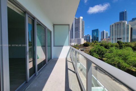 Condo in Miami, Florida  № 2052956 - photo 11