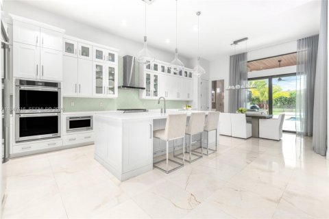 Снять в аренду виллу или дом в Паркленд, Флорида 5 спален, 441.29м2, № 2003716 - фото 7