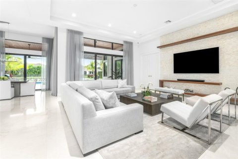 Снять в аренду виллу или дом в Паркленд, Флорида 5 спален, 441.29м2, № 2003716 - фото 6