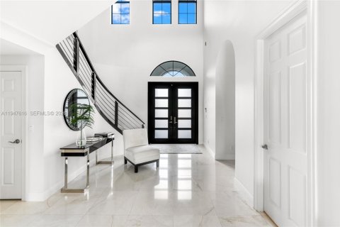 Снять в аренду виллу или дом в Паркленд, Флорида 5 спален, 441.29м2, № 2003716 - фото 17