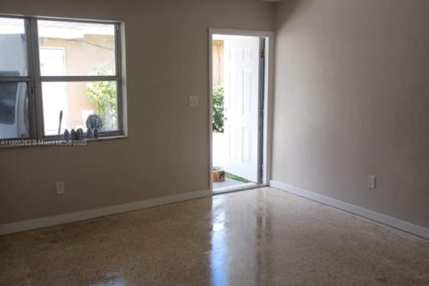 House in Homestead, Florida 2 bedrooms, 145.48 sq.m. № 1895760 - photo 3