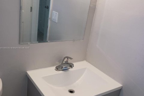 House in Homestead, Florida 2 bedrooms, 145.48 sq.m. № 1895760 - photo 8