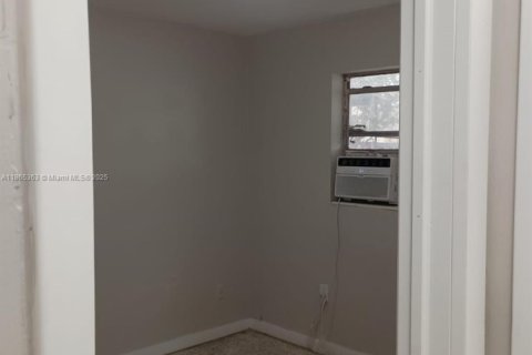House in Homestead, Florida 2 bedrooms, 145.48 sq.m. № 1895760 - photo 5