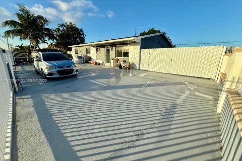 Villa ou maison à vendre à Miami, Floride: 3 chambres, 115.94 m2 № 1991437 - photo 1