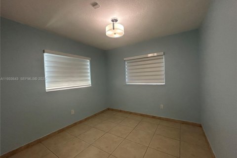Villa ou maison à vendre à Miami, Floride: 3 chambres, 115.94 m2 № 1991437 - photo 11