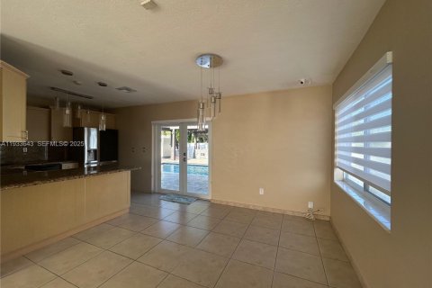 Villa ou maison à vendre à Miami, Floride: 3 chambres, 115.94 m2 № 1991437 - photo 6