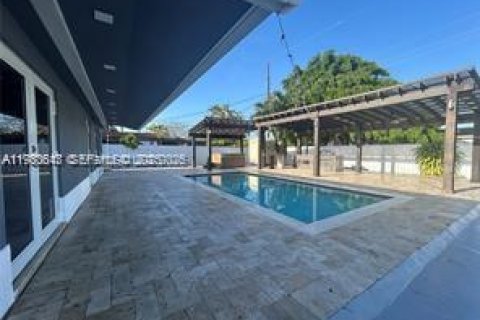 Villa ou maison à vendre à Miami, Floride: 3 chambres, 115.94 m2 № 1991437 - photo 18