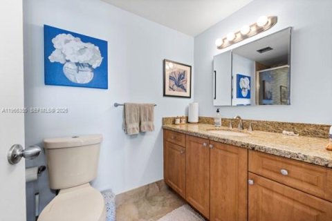 Condo in Hollywood, Florida, 2 bedrooms  № 2028137 - photo 17