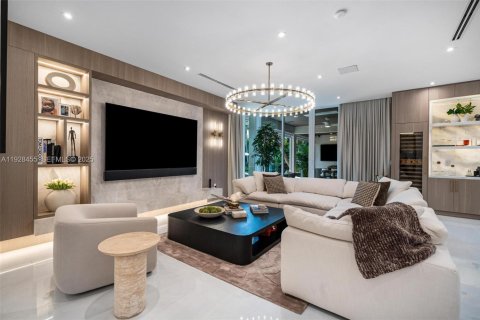 Villa ou maison à vendre à Pinecrest, Floride: 5 chambres № 1989358 - photo 16