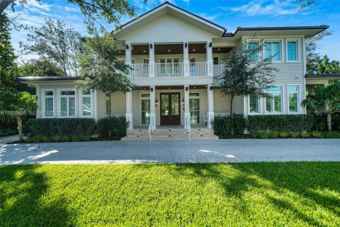 Villa ou maison à vendre à Pinecrest, Floride: 5 chambres № 1989358 - photo 1