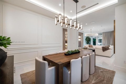 Villa ou maison à vendre à Pinecrest, Floride: 5 chambres № 1989358 - photo 20