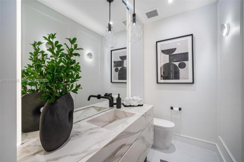 Villa ou maison à vendre à Pinecrest, Floride: 5 chambres № 1989358 - photo 8