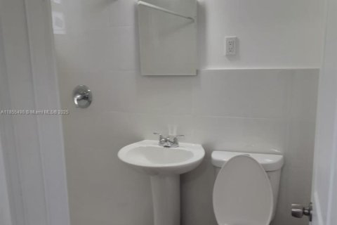 Apartment in Miami Springs, Florida 1 bedroom, 55.74 sq.m. № 1875115 - photo 7