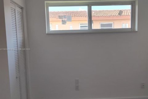 Apartment in Miami Springs, Florida 1 bedroom, 55.74 sq.m. № 1875115 - photo 13