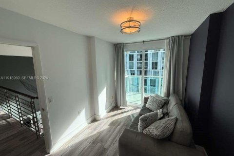 Condominio en alquiler en Miami, Florida, 2 dormitorios, 130.25 m2 № 1973312 - foto 21