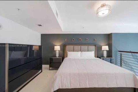 Condominio en alquiler en Miami, Florida, 2 dormitorios, 130.25 m2 № 1973312 - foto 2