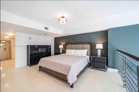 Condominio en alquiler en Miami, Florida, 2 dormitorios, 130.25 m2 № 1973312 - foto 13
