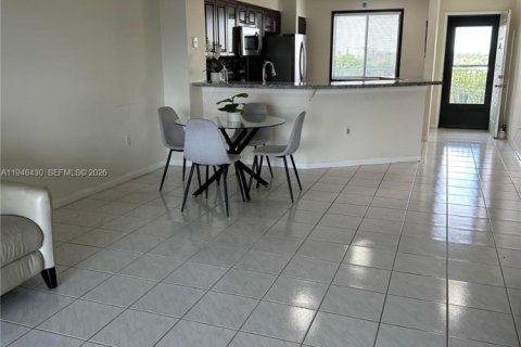 Condo in Pompano Beach, Florida, 2 bedrooms  № 2002767 - photo 4