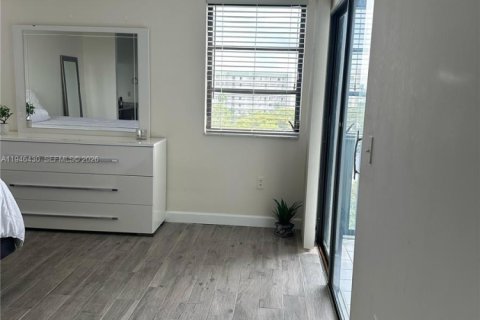 Condo in Pompano Beach, Florida, 2 bedrooms  № 2002767 - photo 25