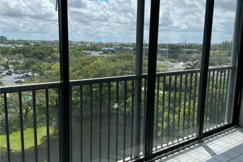 Condo in Pompano Beach, Florida, 2 bedrooms  № 2002767 - photo 17