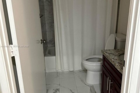 Condo in Pompano Beach, Florida, 2 bedrooms  № 2002767 - photo 14