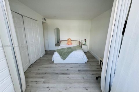 Купить кондоминиум в Хайалиа, Флорида 3 спальни, 118.73м2, № 2091087 - фото 12