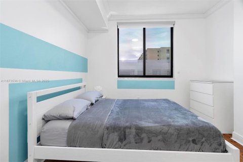 Condo in Miami, Florida, 2 bedrooms  № 1925553 - photo 28